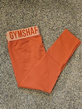 Gymshark Coral/Pink Performance Capri Leggings